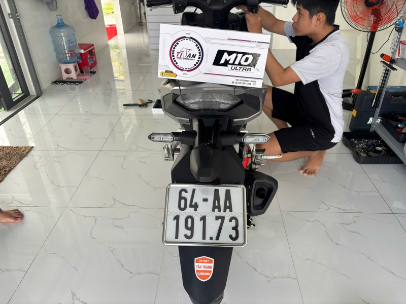 Độ đèn nâng cấp ánh sáng Titan M10 Ultra V2 cho xe Winner X